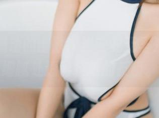 黑白中涌动的幽默，浅安安无圣光图集，细腻处透着轻松的反叛。