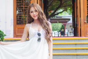 爱蜜社 – 短裙上的故事：nova李雅私拍中的那些秘密，连袜子都忍不住偷听！