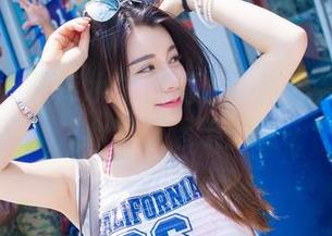 爱蜜社 – 死库水图包精选：张思允水里游，心里泛起涟漪！