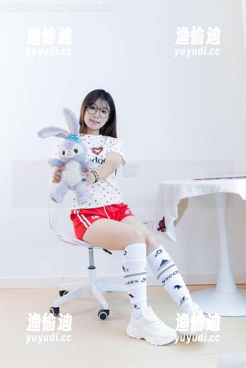 物恋传媒-泡泡 物恋传媒 - 看看泡泡如何驾驭厚黑丝,这组写真套图真是又撩又直白