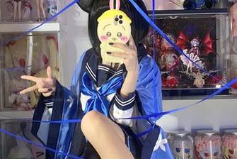逃进白栎Shirly的回忆：鸣潮与弗洛洛写真，仿佛时间都停滞了一瞬