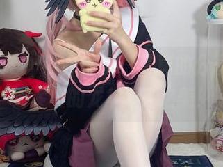 白栎Shirly带你探秘：写真的分享，蔚蓝档案里的龙华妃咲之美！