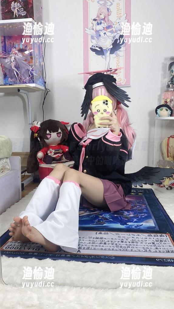 白栎Shirly 作品观后感:白栎Shirly的职业装是不是让你想起晨光中的咖啡香?