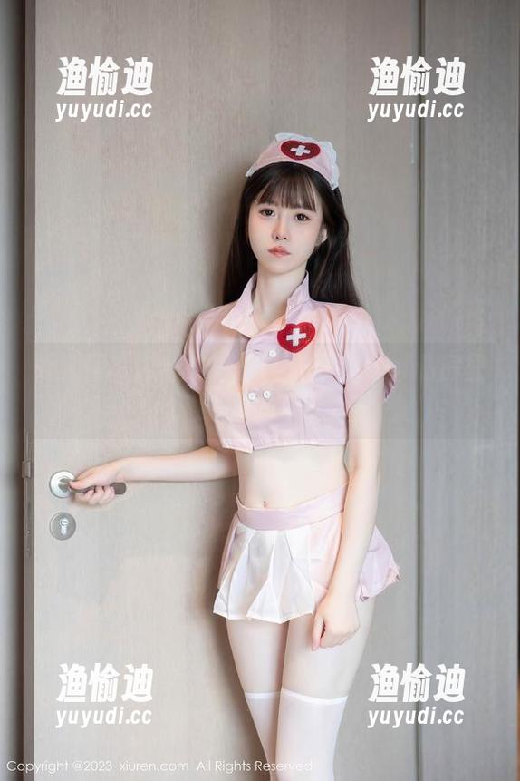 秀人网-土肥圆Carol 秀人网 - 灰丝之恋:土肥圆Carol私房里的色彩涟漪