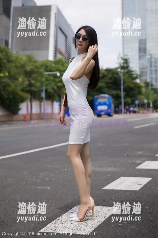秀人网 - 看安琪的万圣节魔法：免费写真送上，快来体验不一样的惊悚美！