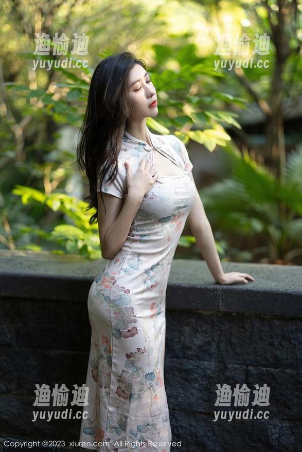 秀人网 - 图库大揭秘：容容容Alice与豹纹的绝妙搭配，如此强烈的时尚冲击！