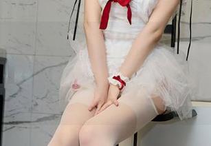 秀人网 – 小猪peggy的水手服奇遇：这些图片合集，好像一场不可能的海上旅程！