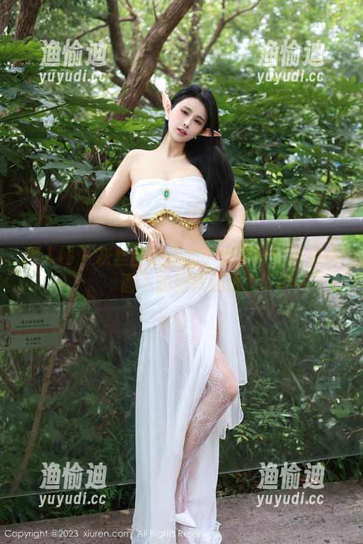 秀人网 - 灰丝图册里的小肉肉咪：高清画面下的微妙私语