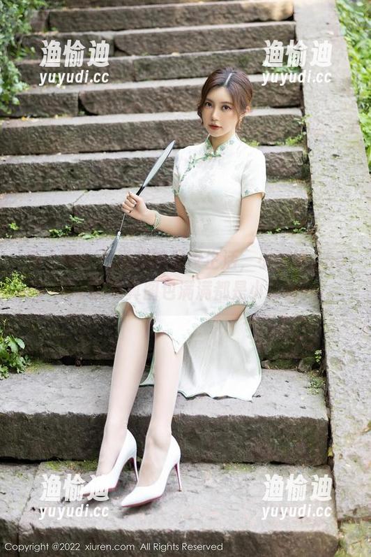 秀人网-小蛮妖_honey 秀人网 - 光影里的居家生活,小蛮妖_honey的写真图包满满都是小惊喜!