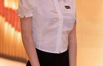 秀人网 – 挑战你的审美：王馨瑶yanni私拍写真中的丝袜美臀！