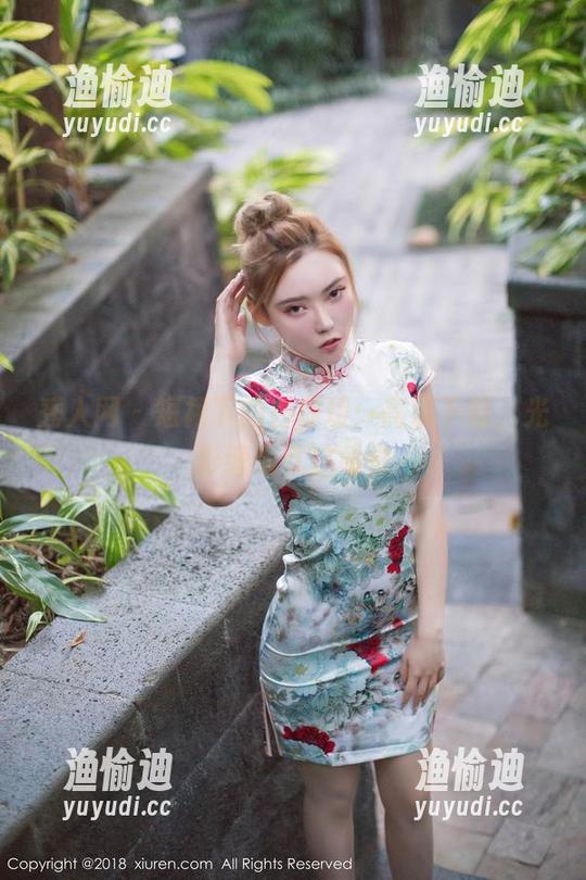 秀人网 - 短裙下的白琮瑗：高清下载，光影缠绵就这感觉