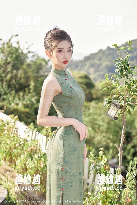 秀人网 - 眼前一亮，白茹雪abby最新少女写真，让人不得不多看几遍的图片！