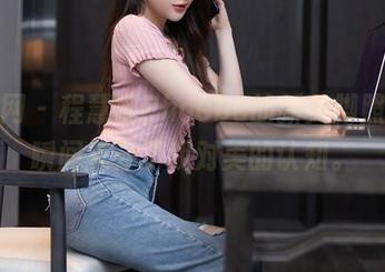 秀人网 – 程慧娴Phoebe的新美脚照片，瞬间提升了我对美的认知。