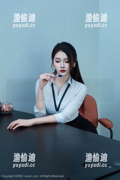 秀人网-程程程 秀人网 - 分享程程程的长腿套图,来看看我能不能长出两米腿!