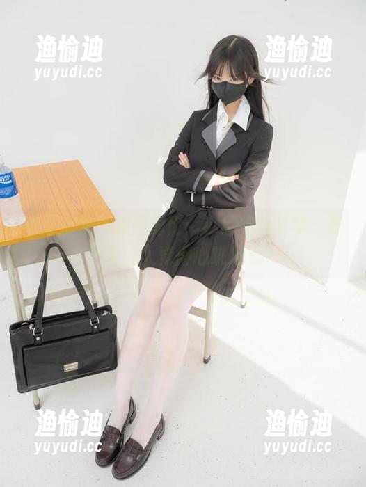 紧急企划-小恩 紧急企划 - 原图对比:小恩校服写真,竟然能让人觉得心跳加速?
