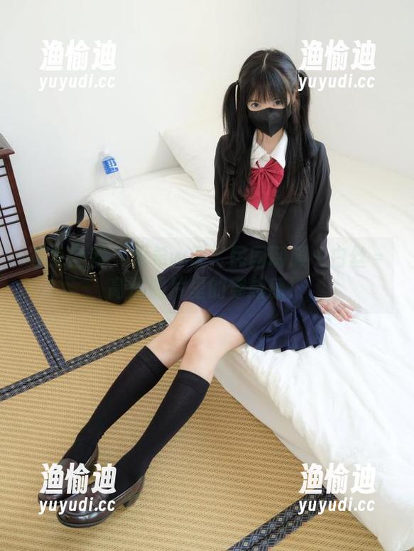 紧急企划 - 见希w说：民国制服＋白丝＝高清照片里的穿越感！