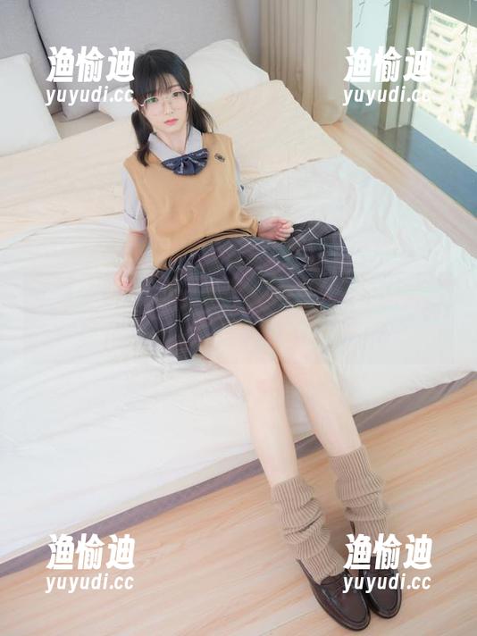 紧急企划-龙崎聆音 紧急企划 - 看!龙崎聆音最新裸足图片,真是不小心就让人目不转睛了!