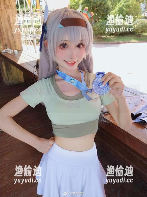 紫氯氯 紫氯氯的私房写真:清新纯白,撩动你的心弦