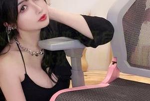 精选时刻！肉扣热热子开启Nikke胜利女神梅登冰玫瑰的奇幻之旅