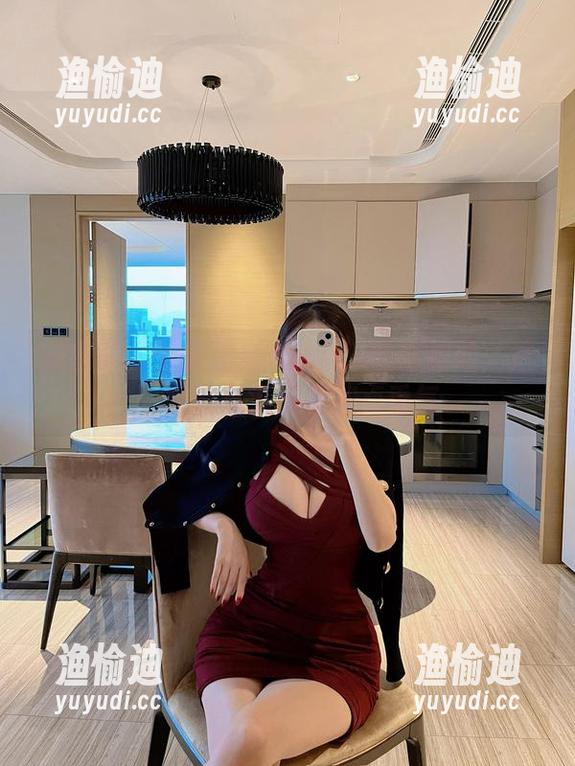 脸红Dearie 微密圈 - 浅谈脸红Dearie的高跟鞋:这一季的高清图包加点香气