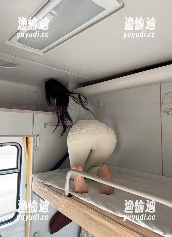 微密圈 - 套图中的清纯，脸红Dearie用光影描绘了秘密