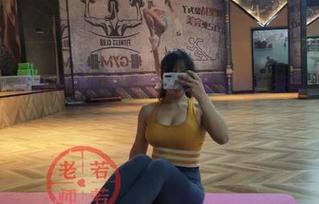 微密圈 – 若若老师的礼服图片：想要吗？来啊，下载吧！