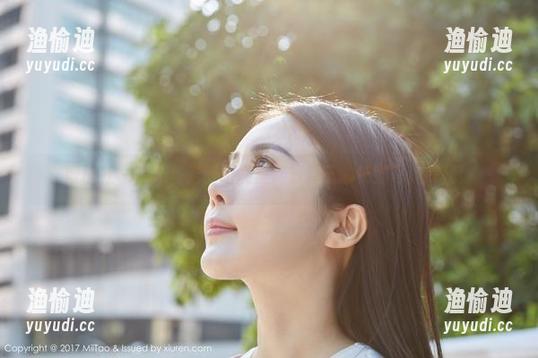 蜜桃社-多香子 蜜桃社 - 在无圣光的幻境里,多香子的长腿写真探秘!