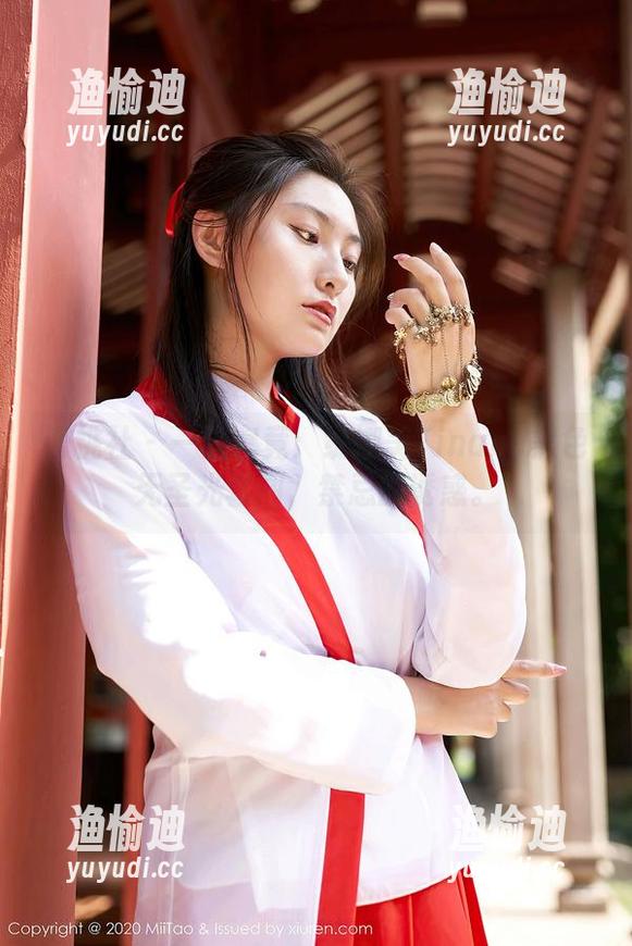 蜜桃社-缇娜美Tinami 蜜桃社 - 一探究竟:缇娜美Tinami黑色无圣光套图,禁忌的诱惑。
