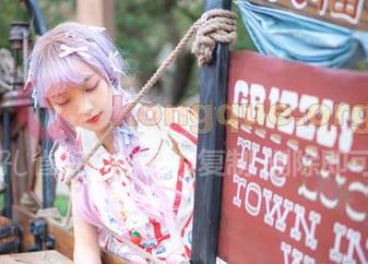 西呱呀呀呀与妹妹的写真时光：套图中的悸动与自在