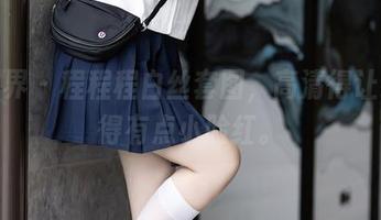 语画界 – 程程程白丝套图，高清得让我觉得有点小脸红。