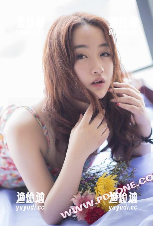 轰趴猫-杨晨晨sugar 轰趴猫 - 杨晨晨sugar的吊带写真更新,轻盈如梦,赶紧来瞧!