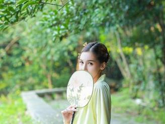 轰趴猫 – 杨晨晨sugar的幽默写真日常，给你的生活加点调料！