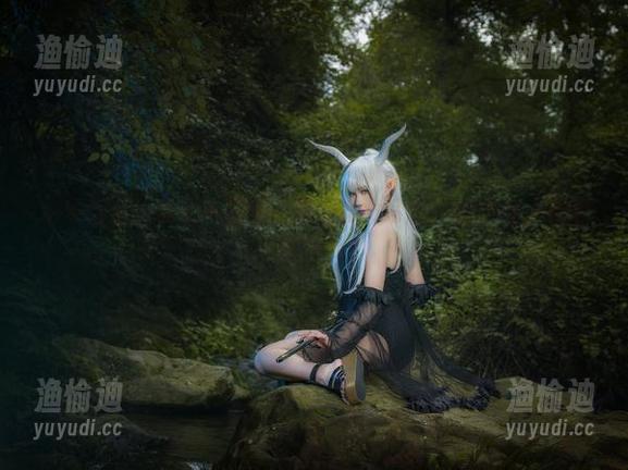 麻花麻花酱 从未见过的麻花麻花酱:恶魔修女写真图包来袭,心动不已!
