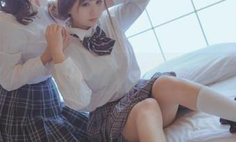一言不发的黑川更新，柯杨斯卡娅写真中的那份张力